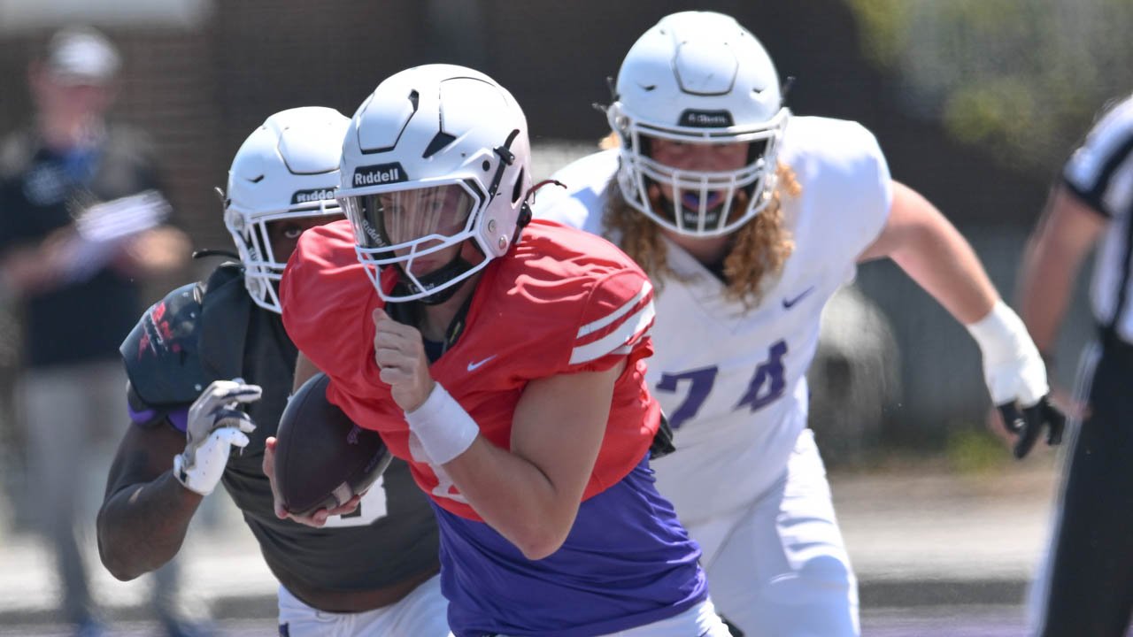UCA quarterback Austin Myers during the Bears football spring game