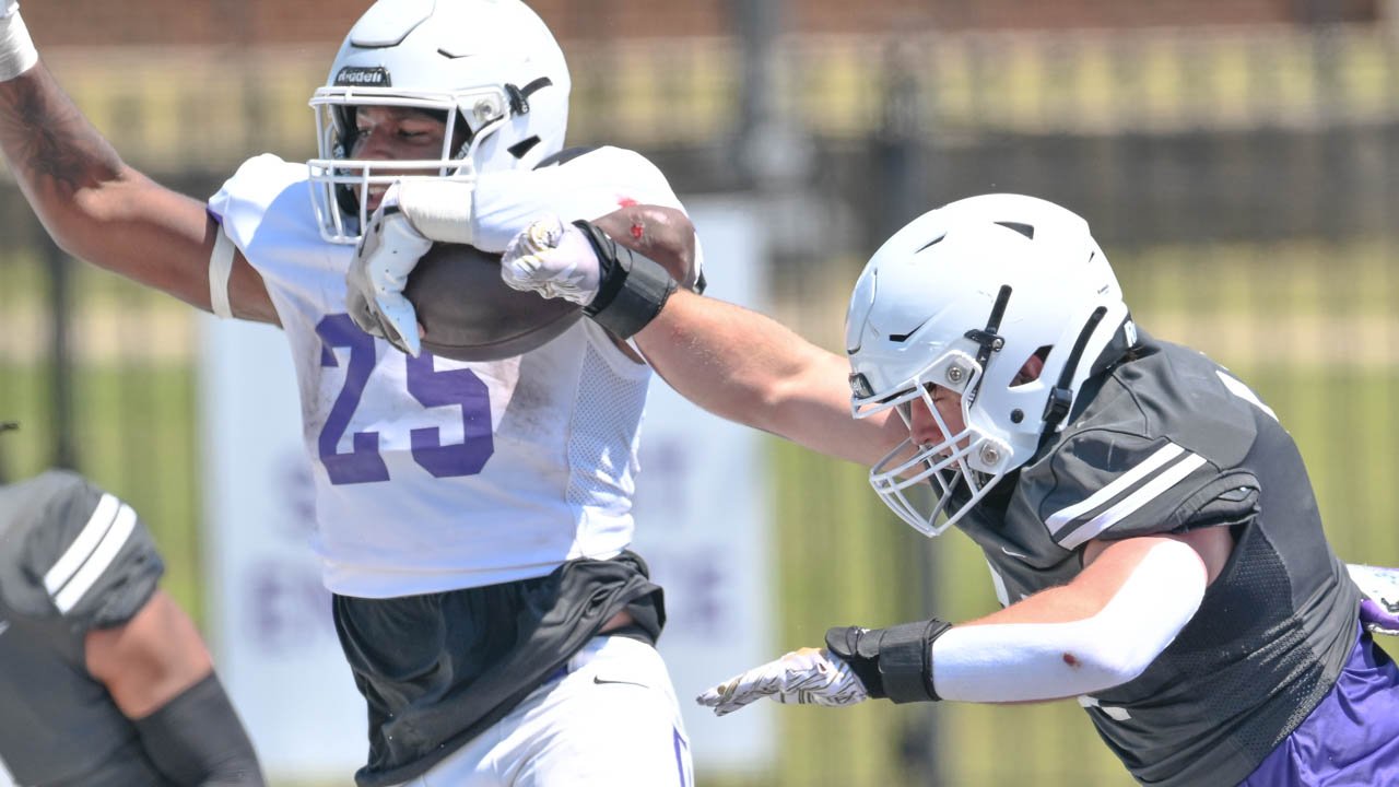 UCA running back Landen Chambers during the Bears football spring game