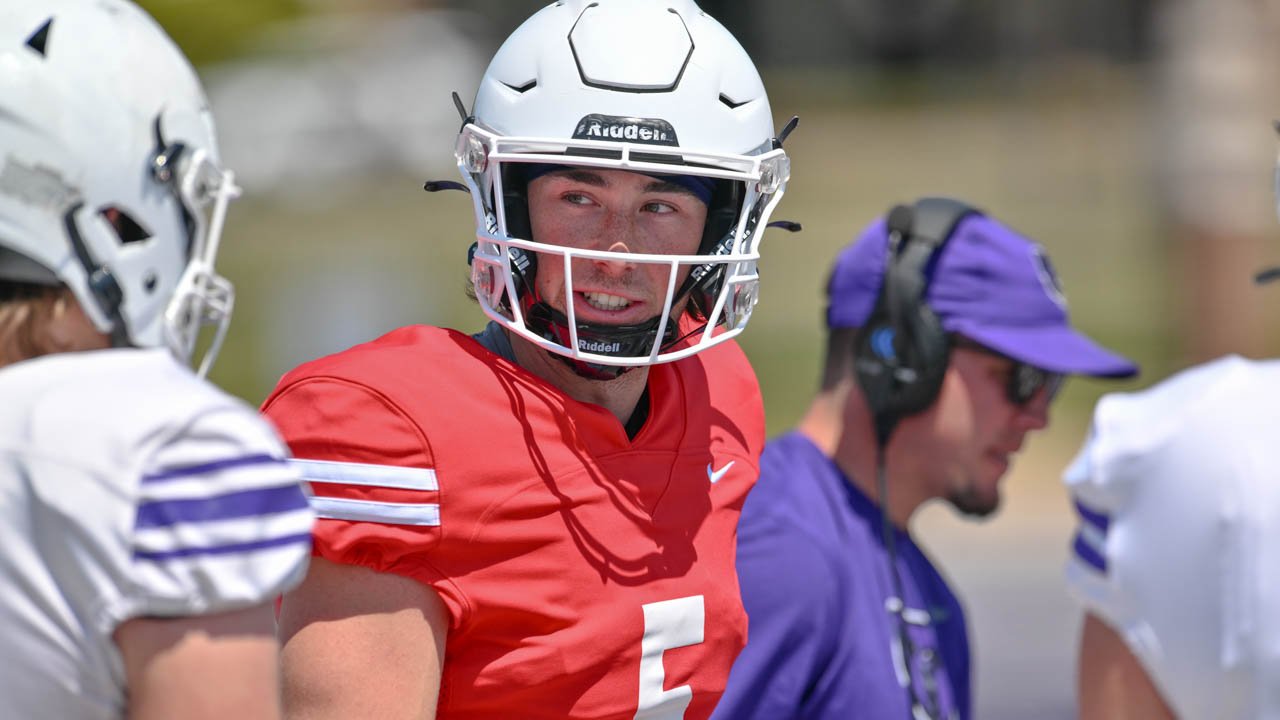 UCA quarterback Luther Richesson during the Bears football spring game